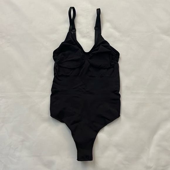 SKIMS Black Shapewear Bodysuit - Picture 1 of 3
